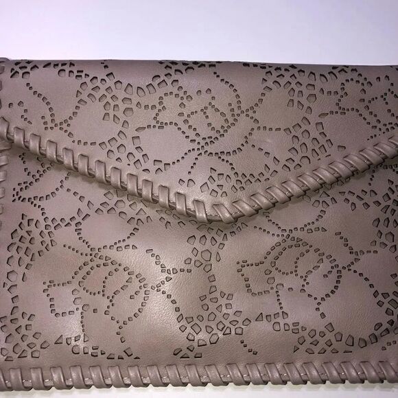 3AM Forever Tan Boho Floral Laser Cut Design Gold Chain Shoulder Bag - Picture 4 of 10